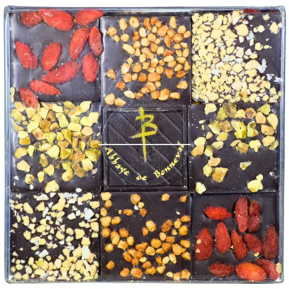 Carrés de chocolats noirs gourmands (x27) – Abbaye de Bonneval - Vins Rouges Harmonieux pour Chaque Occasion Boîtes métallique carré (Villars) - Collection
