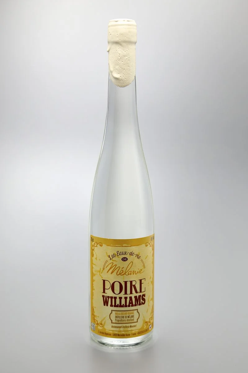 Poire Williams - Vins Rouges Harmonieux pour Chaque Occasion Poire Comice pochée au vin rouge et cuite à la vapeur façon grand mère
