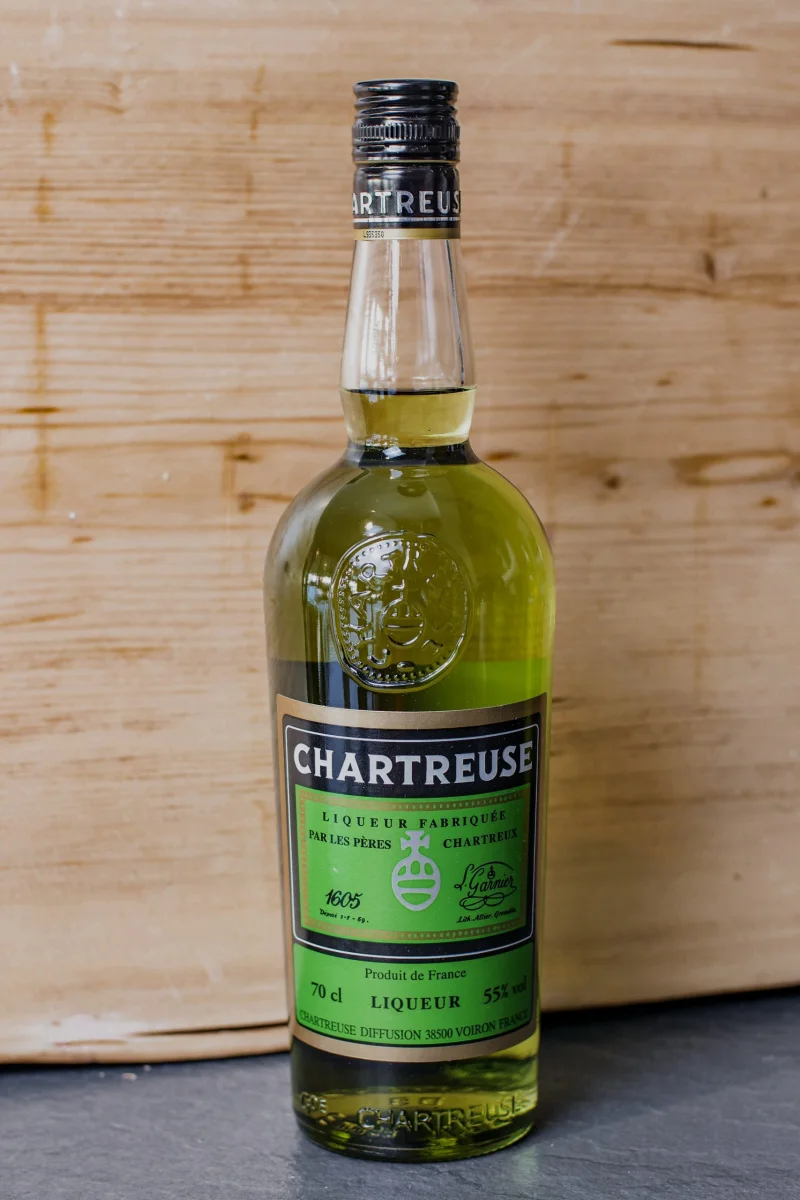CHARTREUSE VERTE - Vins Rouges Harmonieux pour Chaque Occasion - 225 litres