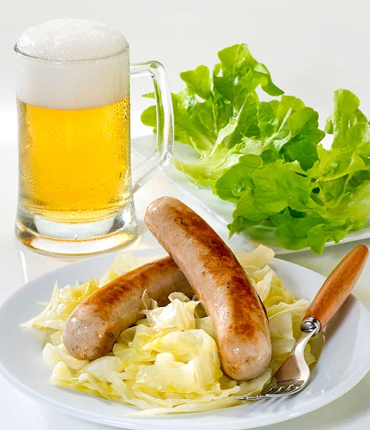Choucroute 2 pers et sa bière artisanale - Vins Rouges Harmonieux pour Chaque Occasion Choucroute à la bière | Alsace Saveurs