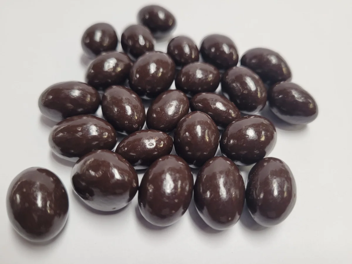 DRAGÉES DE PISTACHE CHOCOLAT NOIR 250g net TURQUIE - Vins Rouges Harmonieux pour Chaque Occasion Cacao gourmand, chocolat chaud, créations artisanales | Quai Sud