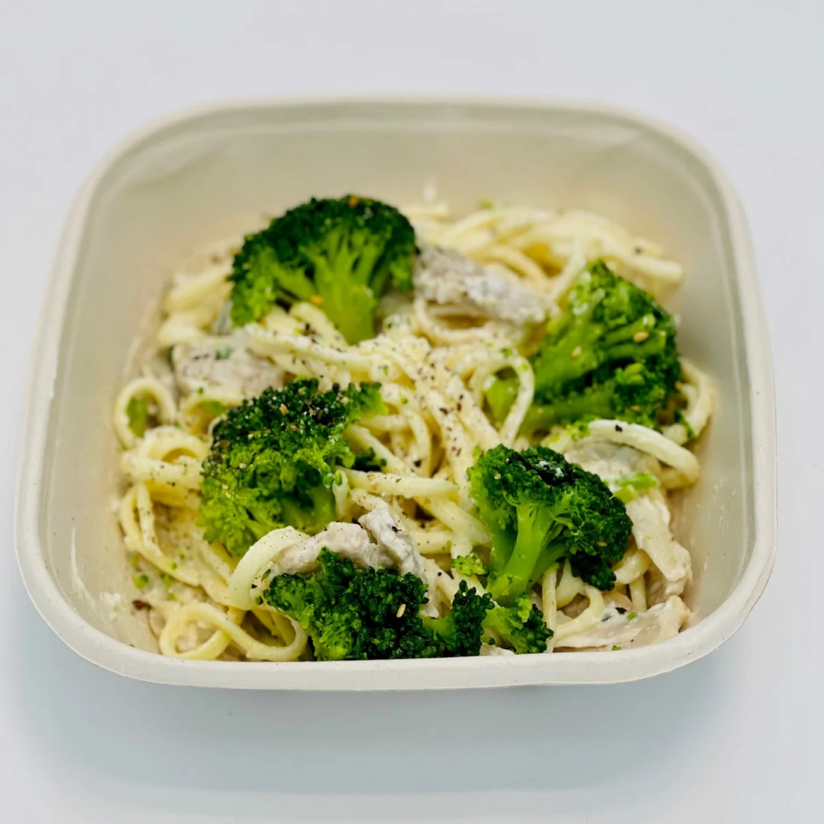 POULET AU CITRON, LINGUINE AU SÉSAME ET PARMESAN - Édition Limitée – L’Art de la Table Française en Raoult Promotion !