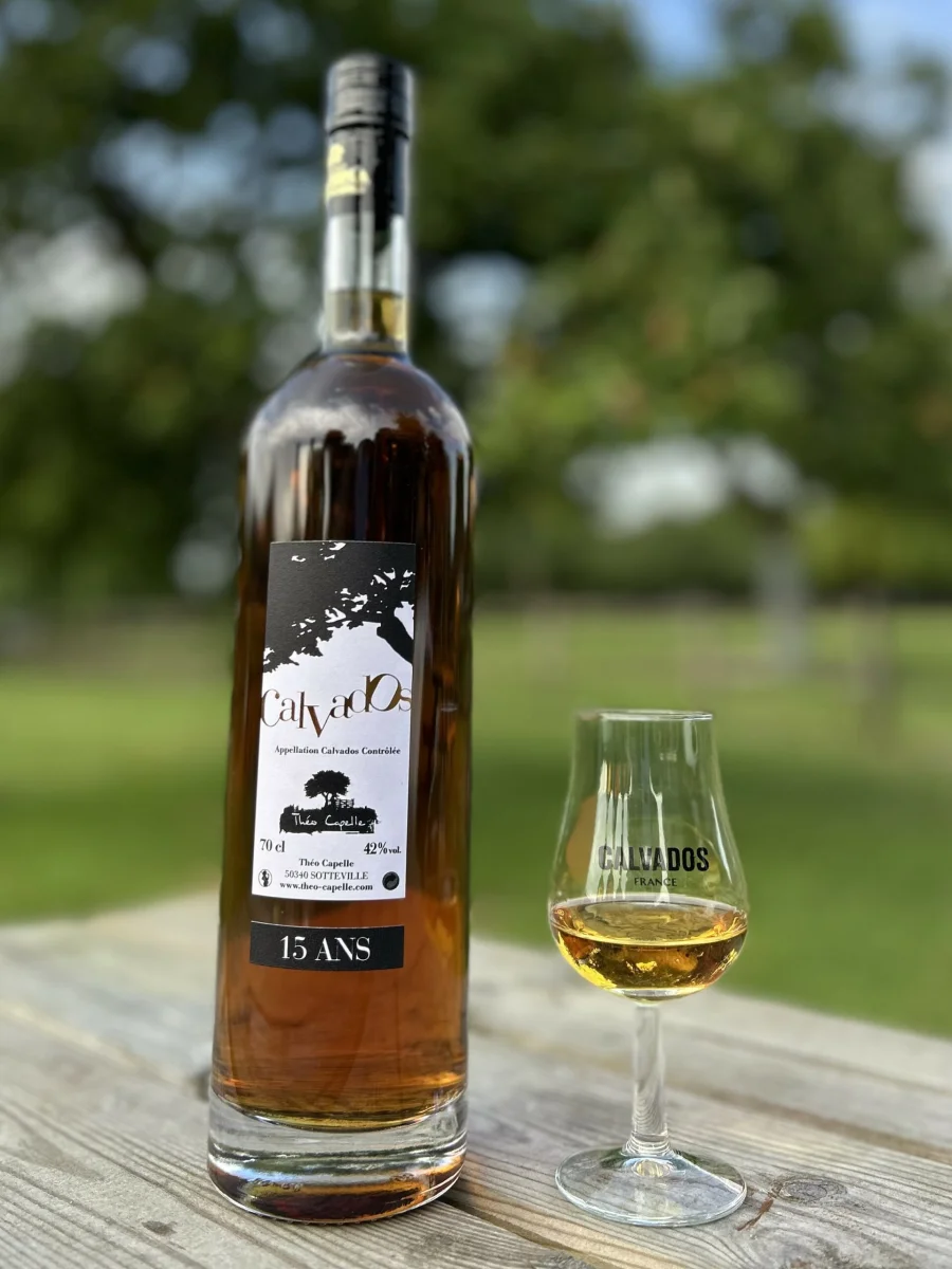 Calvados AOC Jura 15 ans 70 cl - Vins Rouges Harmonieux pour Chaque Occasion