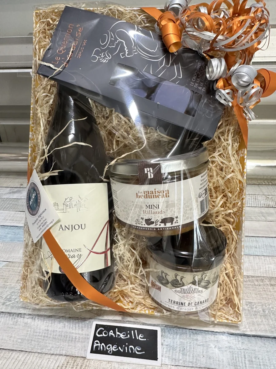 Panier Angevin - Vins Rouges Harmonieux pour Chaque Occasion Offrir des paniers et coffrets gourmands de vins et gourmandises - Les  Domaines Qui Montent