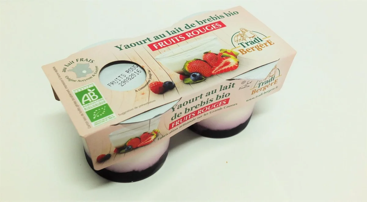 Yaourts de brebis bio aux fruits rouges 2x100g - Offre limitée dans le temps ⏳ Ne tardez pas à commander ! Skyr, Petit-Suisse, Brebis... Vous êtes perdu(e) au rayon frais ? 😵‍💫🥛  On me demande souvent : « C'est quoi le mieux entre le Skyr et le Fromage  Blanc ? » ou encore «